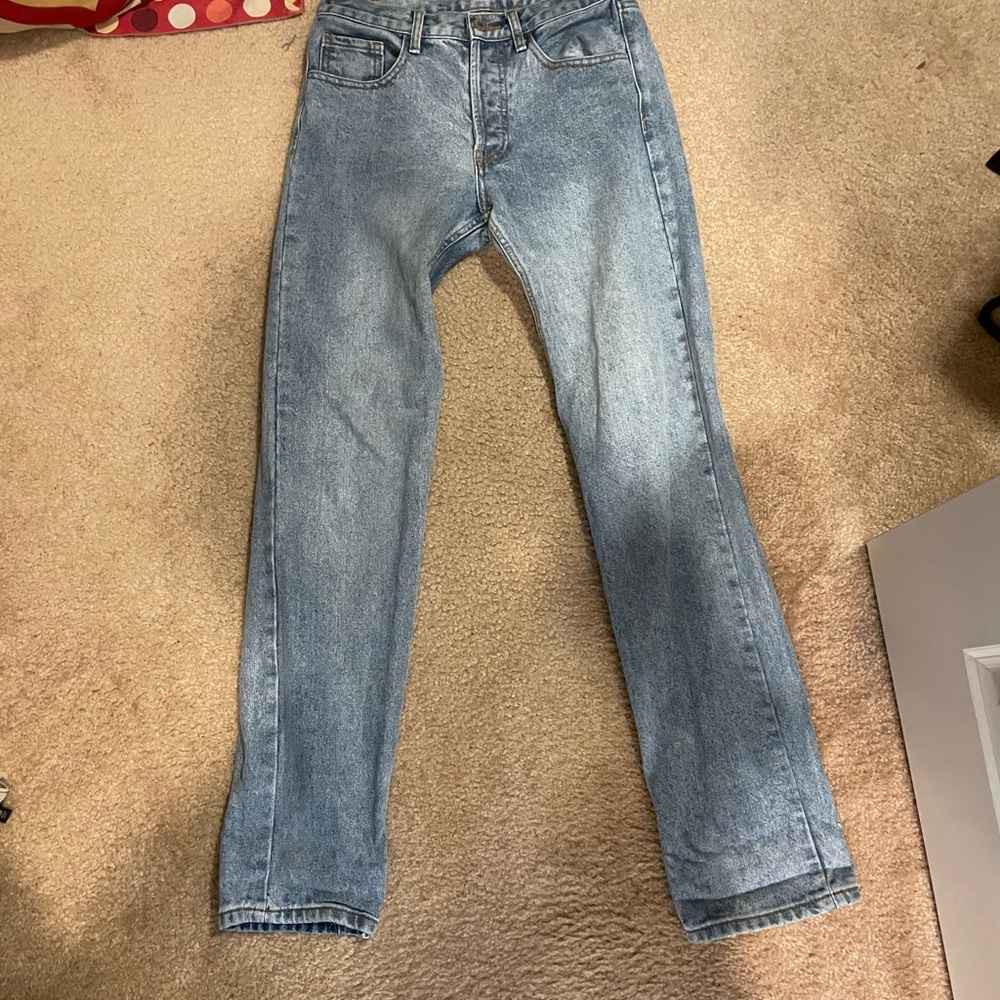 light wash mom jeans